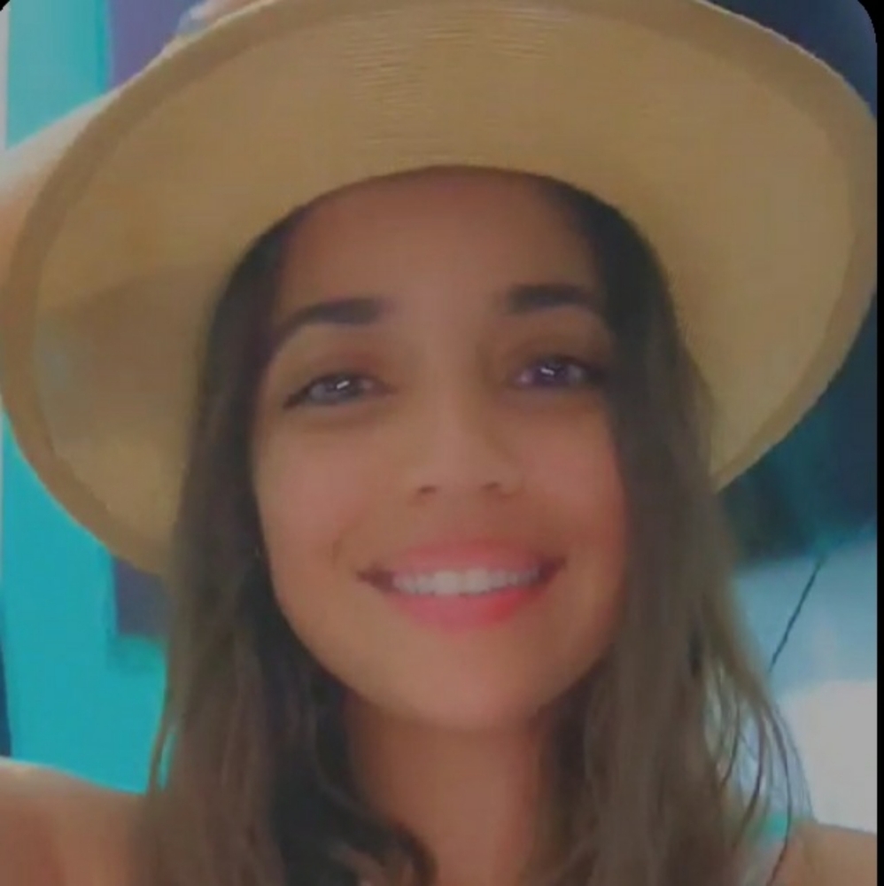 Meet your Posher, Dana